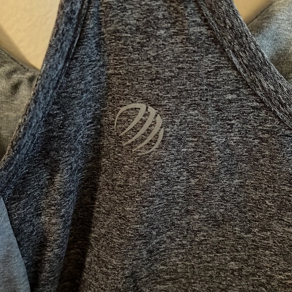 Grey and purple floral print athletic top - Picture 4 of 6